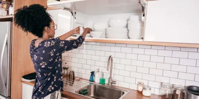 Im Küchenschrank Ordnung schaffen: 5 clevere Ideen