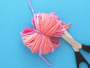 making pom poms toilet roll 03