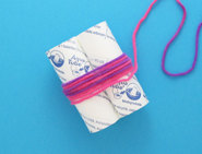 making pom poms toilet roll 01