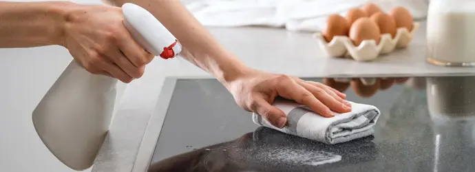 Cleaning the ceramic hob: proven tips and tricks