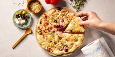 Pizza rapidă la tavă