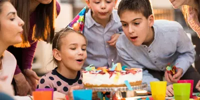 Fünf lustige Spiele für den Kindergeburtstag, die nicht viel kosten