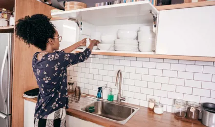 Im Küchenschrank Ordnung schaffen: 5 clevere Ideen