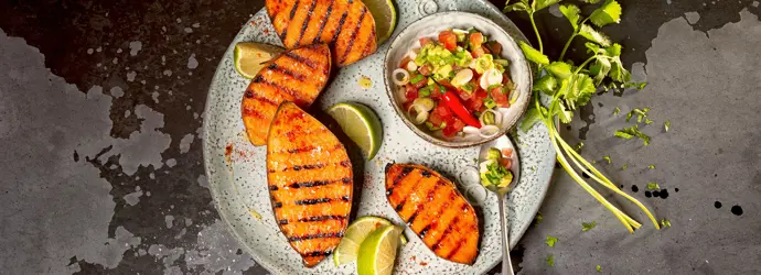 Gegrillte Süßkartoffel mit Avocado: Die gesunde und vegane Alternative für den Sommer