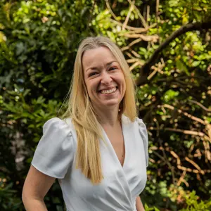 Profesionalna fotografija dr. Helen Evans-Howells iz Britanskog društva za alergiju i kliničku imunologiju.