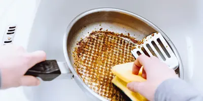 Den angebrannten Topf oder die Pfanne ohne Stress reinigen