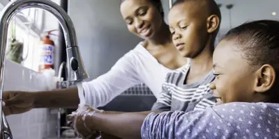 10 Regeln der Lebensmittel-Hygiene und Hygiene in der Küche für Kinder