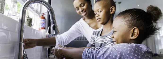 10 Regeln der Lebensmittel-Hygiene und Hygiene in der Küche für Kinder