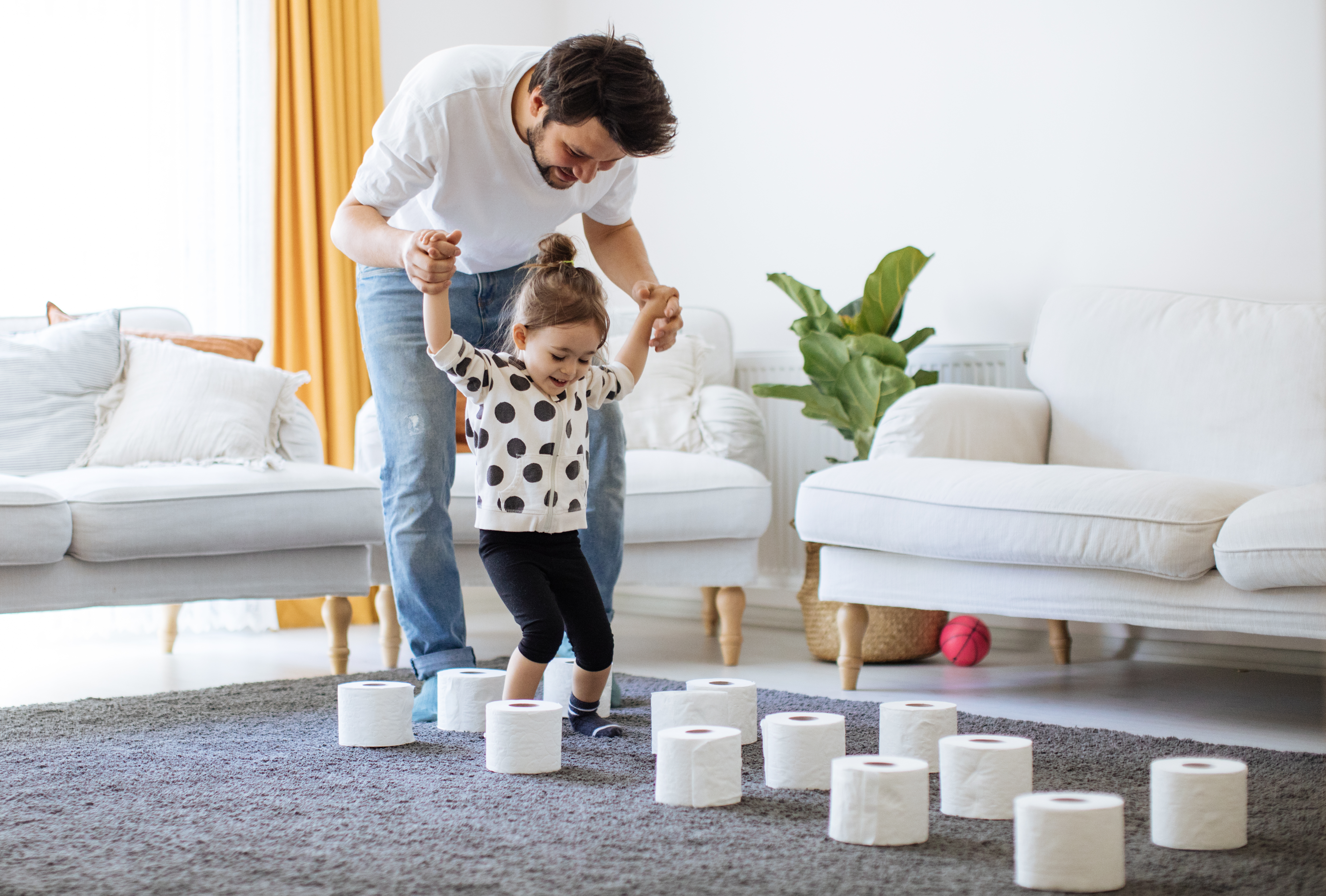 Probiere die Toilettenpapier-Workout-Challenge aus!
