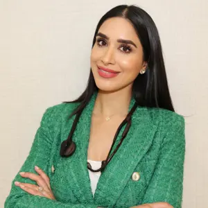 Professionelles Porträt von Dr. Raj Arora, Gründerin und medizinische Leiterin von The Facebible.